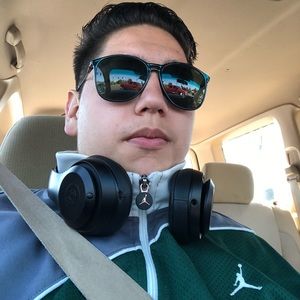 Meet your Posher, Elijah